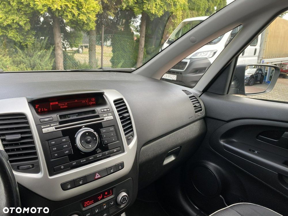 Kia Venga - 12