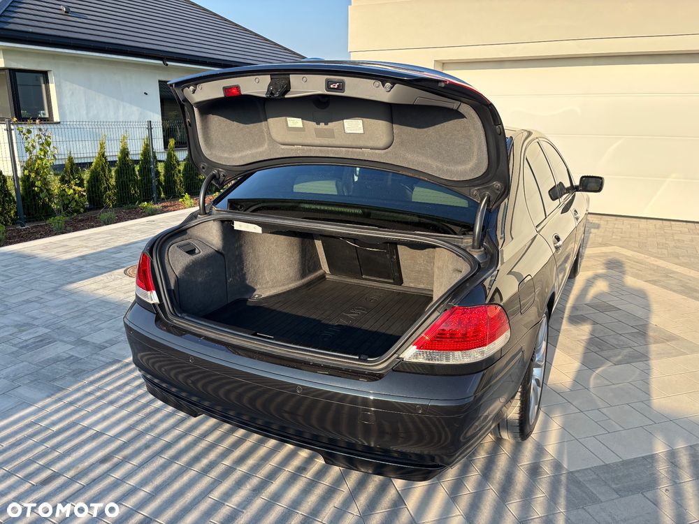 BMW Seria 7 745d - 12