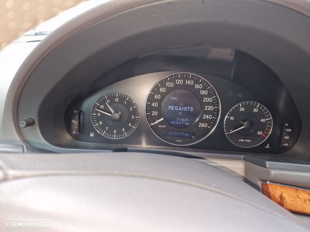 Mercedes-Benz E 220 CDi Elegance - 25