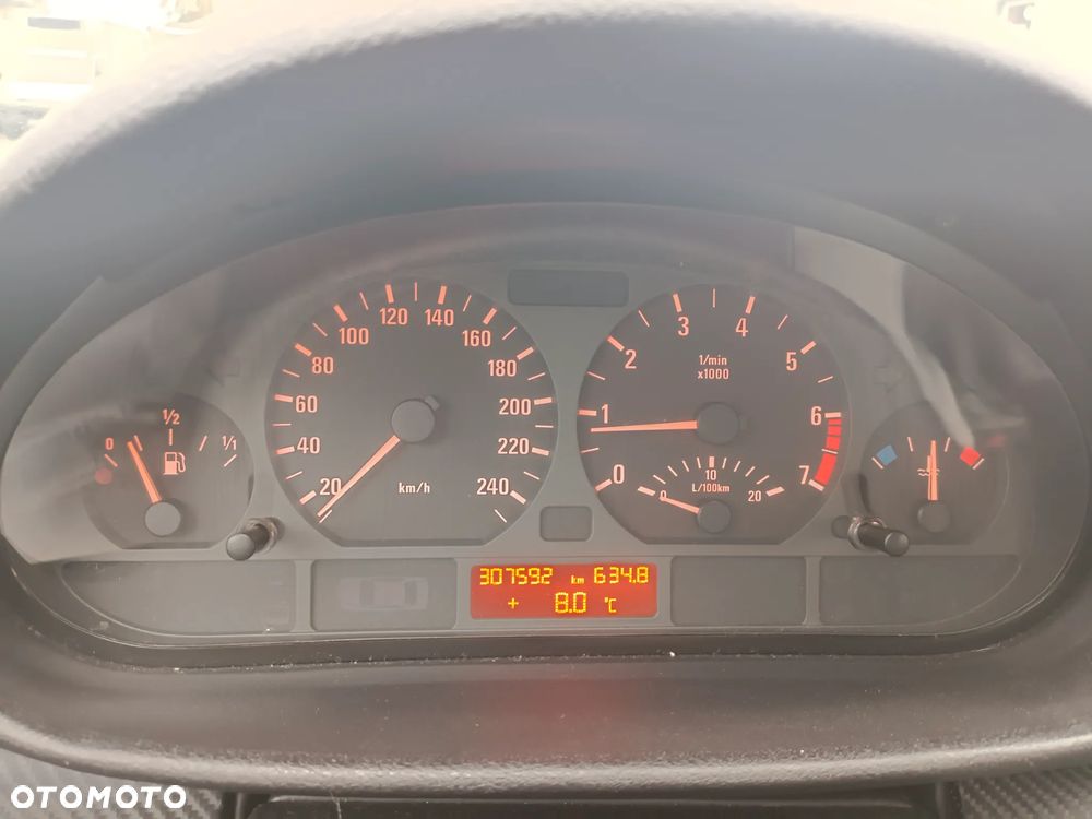 BMW Seria 3 325i - 9