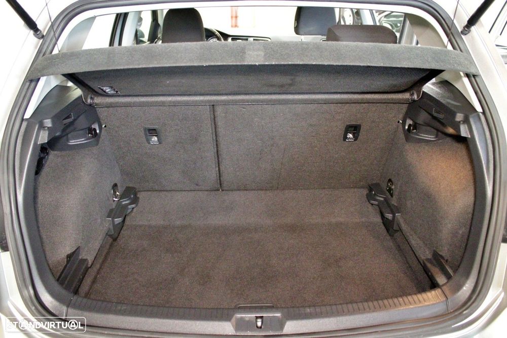 VW Golf 1.6 TDi Confortline - 19