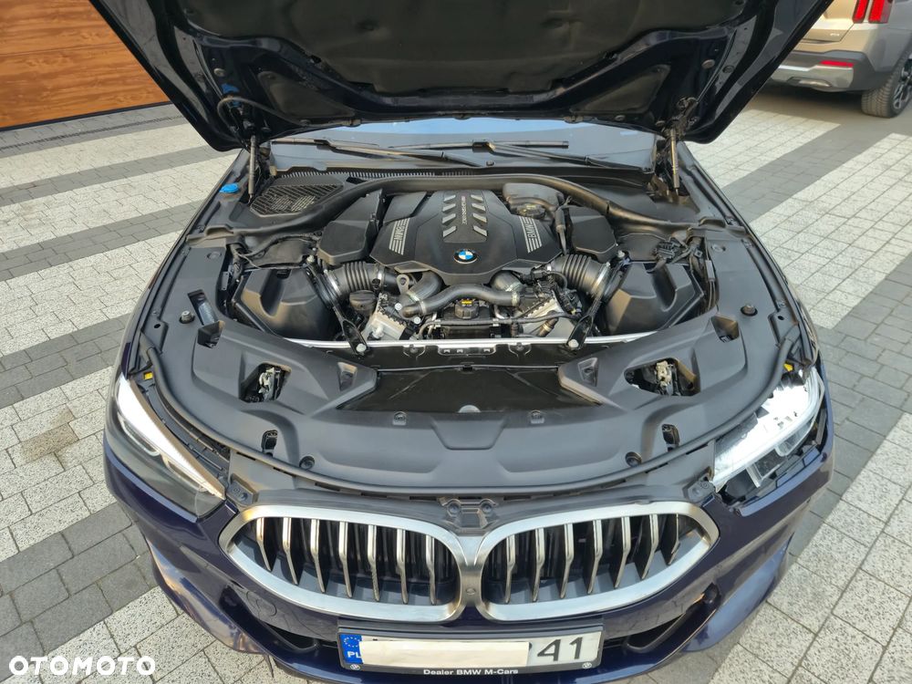 BMW Seria 8 - 21