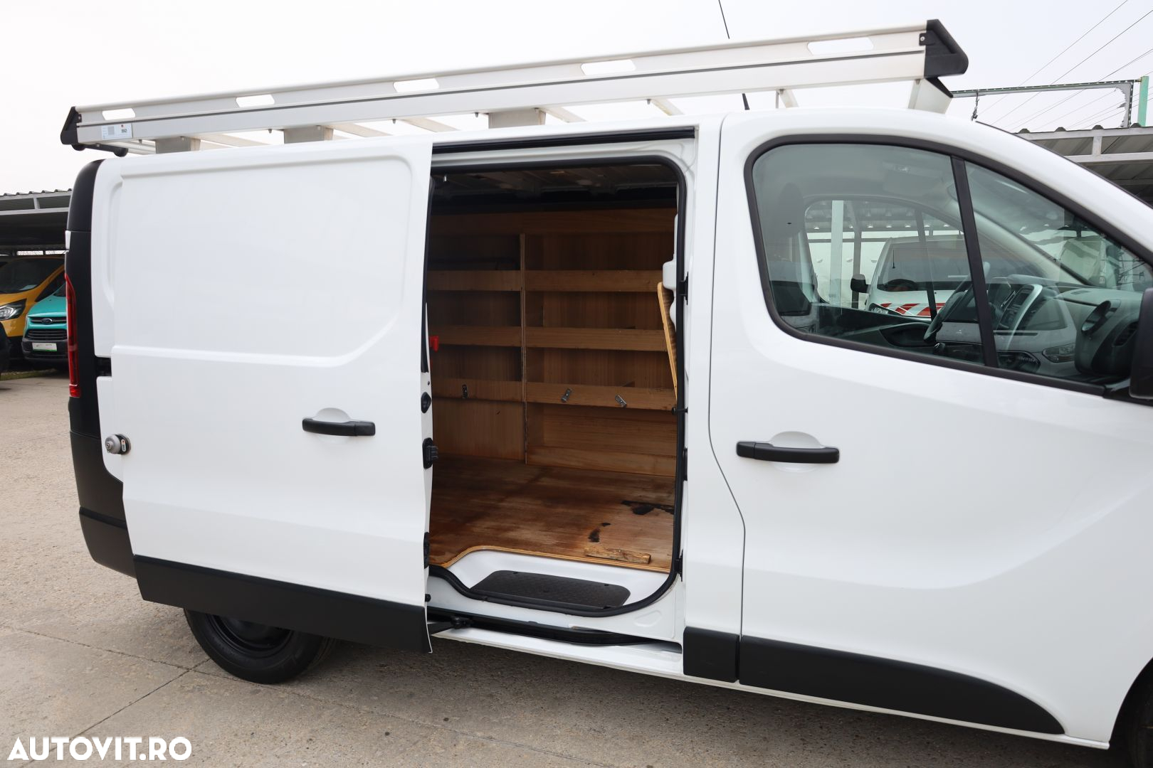 Renault Trafic - 14