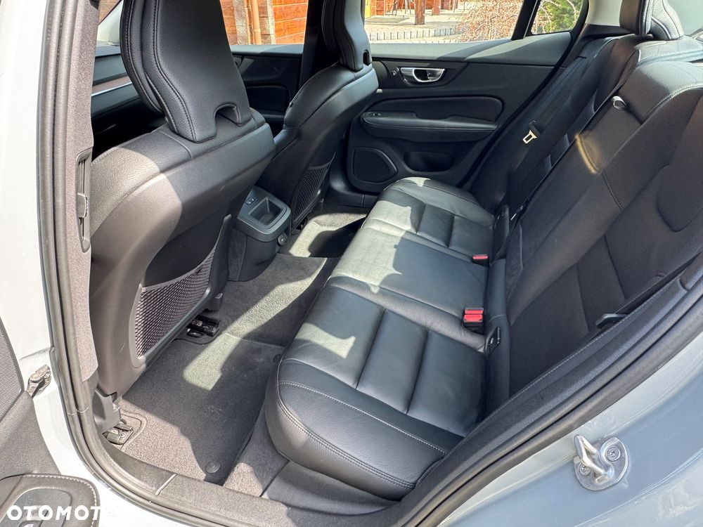 Volvo S60 B5 B R-Design - 13