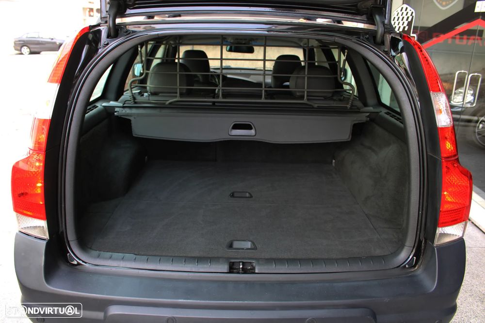 Volvo XC 70 2.4 D5 Nivel 2 - 45