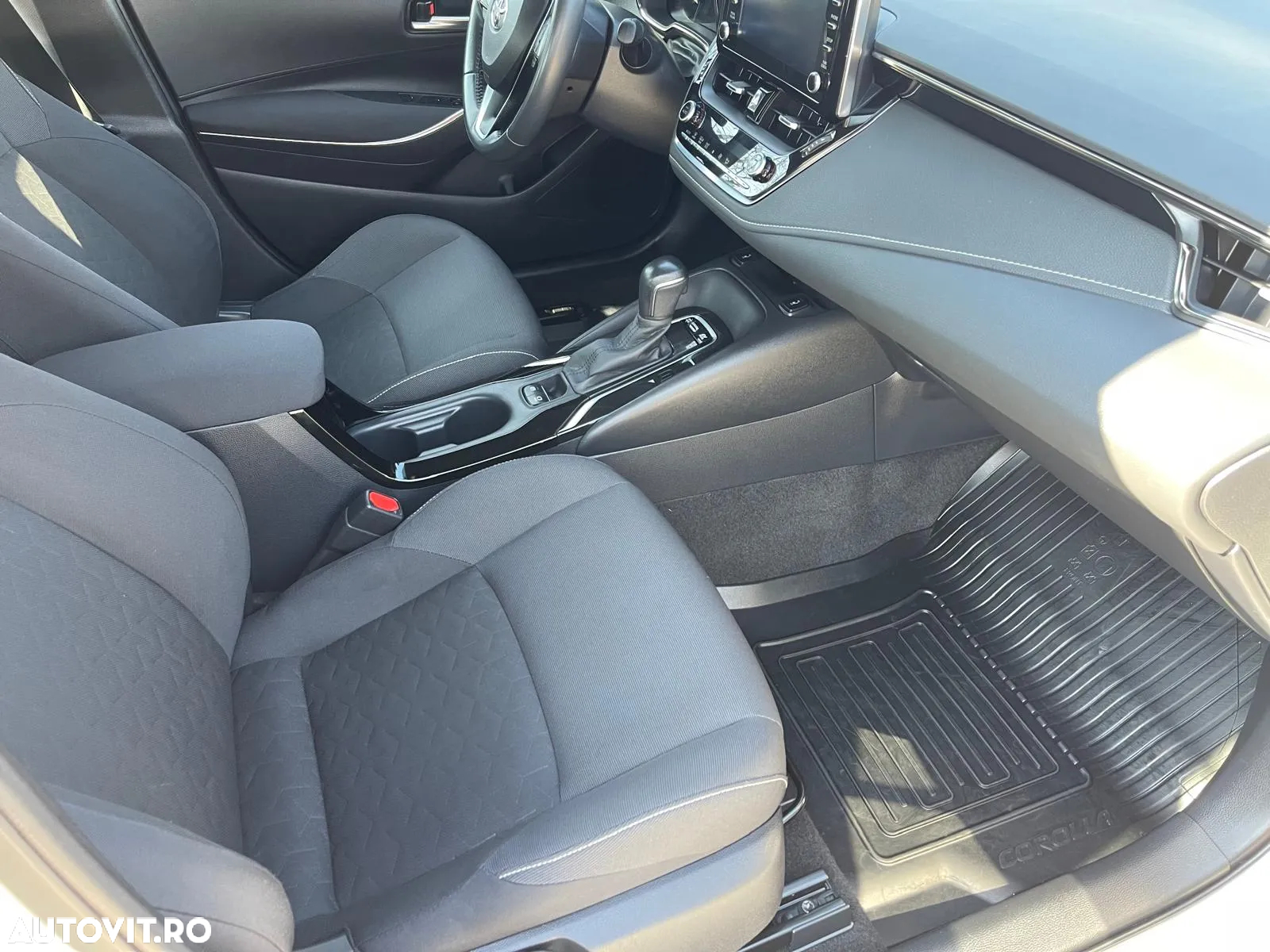 Toyota Corolla 1.8 HSD Dynamic - 11