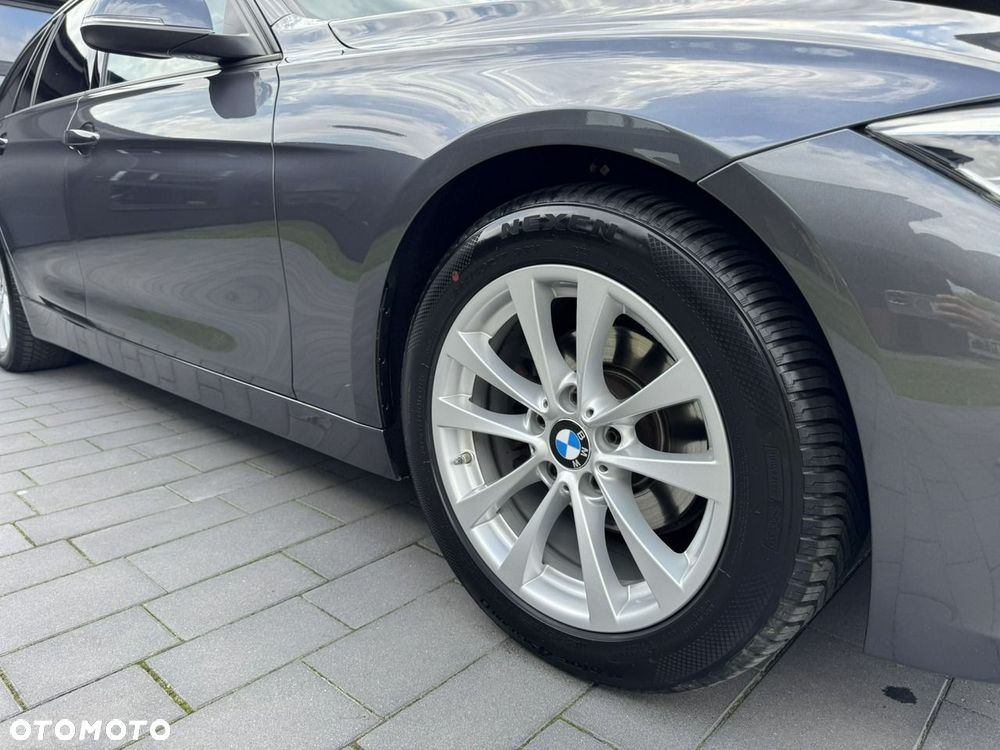 BMW Seria 3 320d Sport Line Shadow - 39