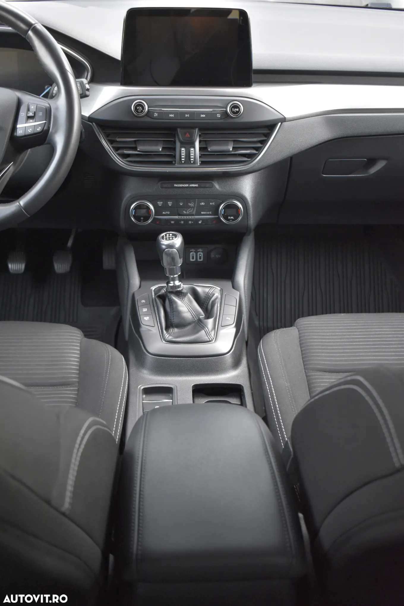 Ford Focus 1.0 EcoBoost MHEV Titanium - 29