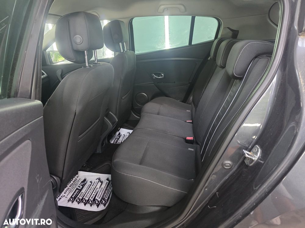Renault Megane 1.5 dCi Dynamique - 8