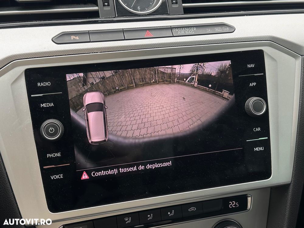 Volkswagen Passat 1.6 TDI SCR DSG Comfortline - 30