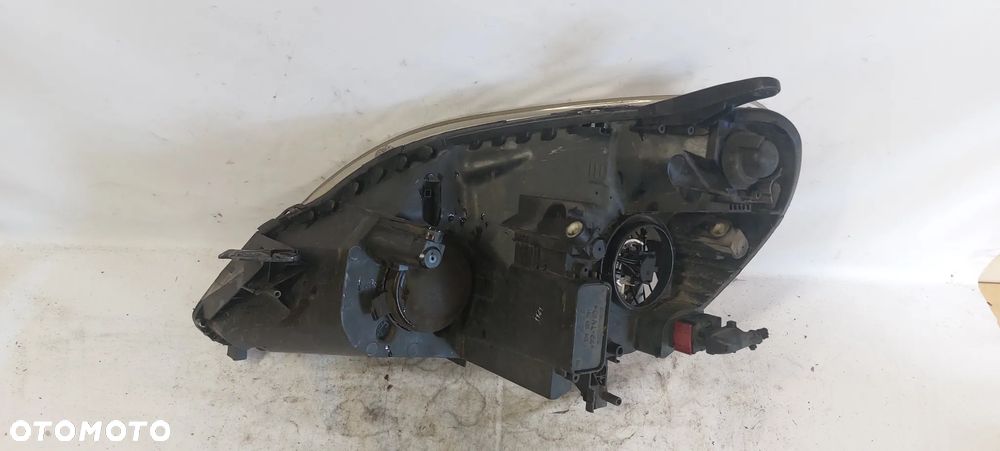 .  PRZOD PRZEDNIA LAMPA PRAWA OPEL ZAFIRA B - 3