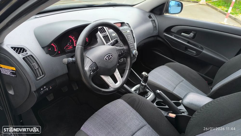Kia Ceed 1.6 CRDi EX Eco - 27