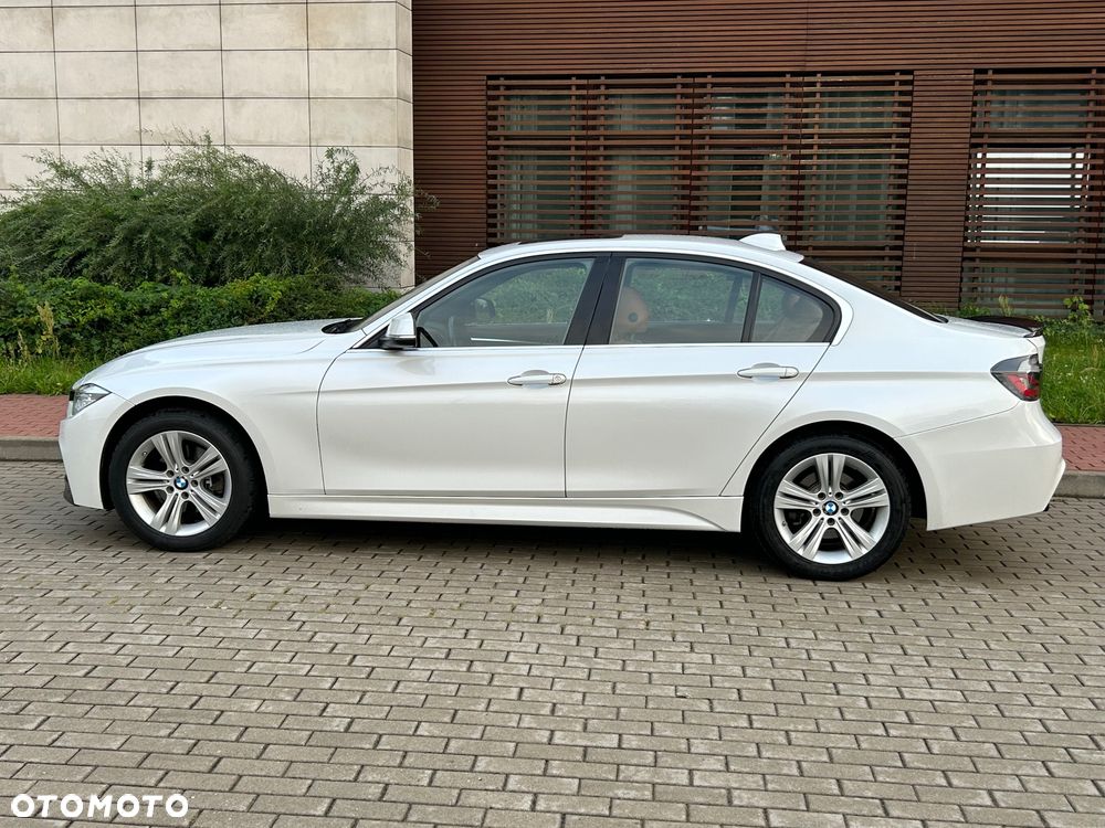 BMW Seria 3 330i xDrive M Sport - 3