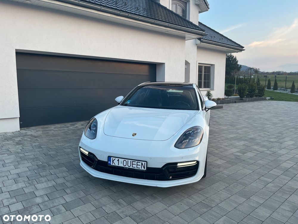 Porsche Panamera 4 - 21