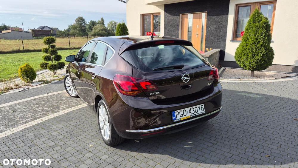 Opel Astra IV 1.4 T Cosmo - 13