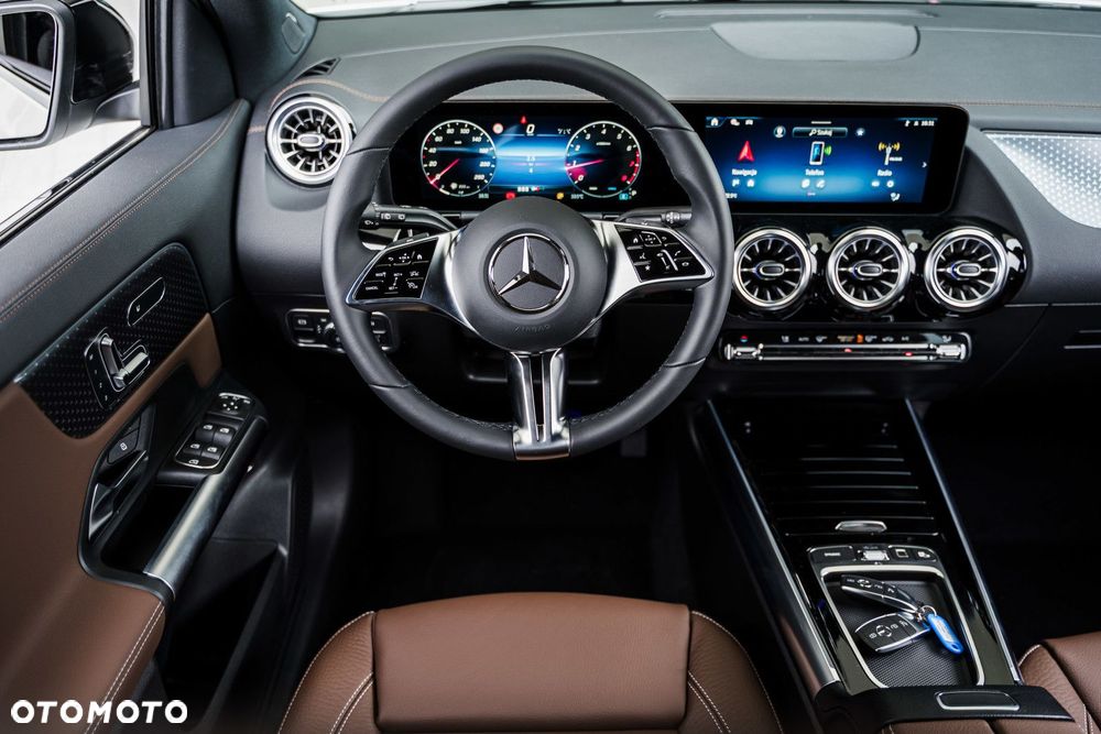 Mercedes-Benz GLA - 17