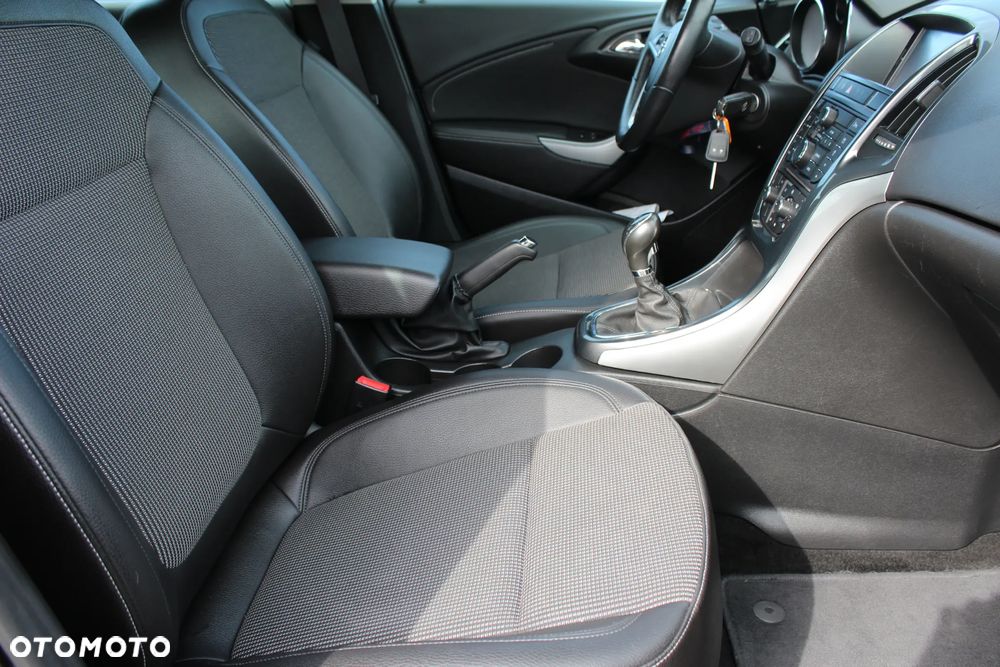 Opel Astra 1.4 T Cosmo S&S - 9