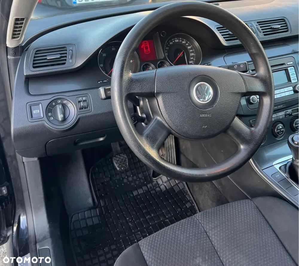 Volkswagen Passat 1.9 TDI Comfortline - 4