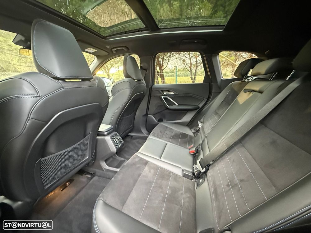 BMW iX1 eDrive20 Pack Desportivo M - 27