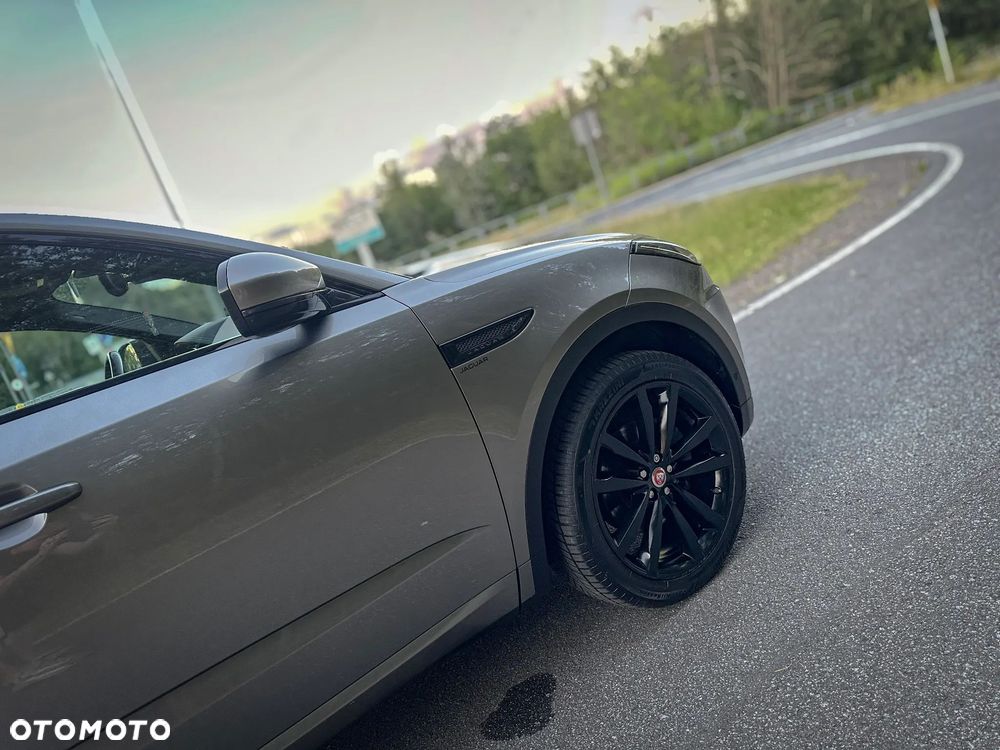 Jaguar E-Pace D150 AWD R-Dynamic - 23