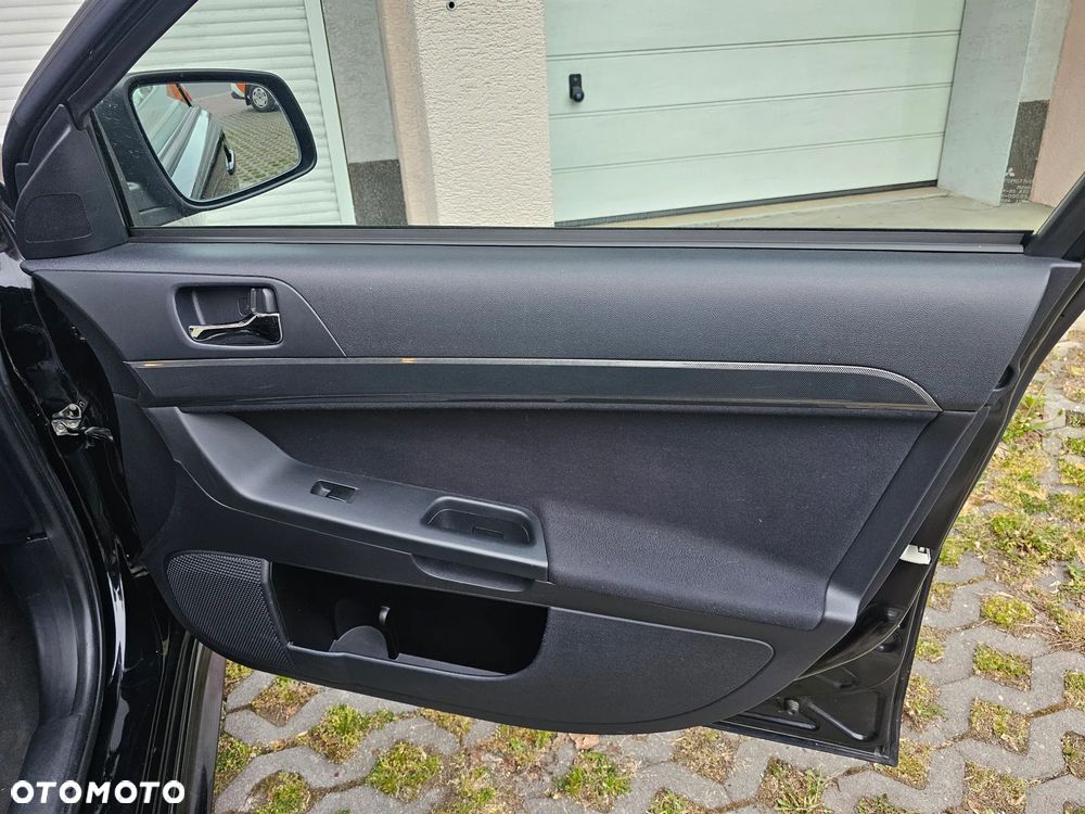 Mitsubishi Lancer - 16