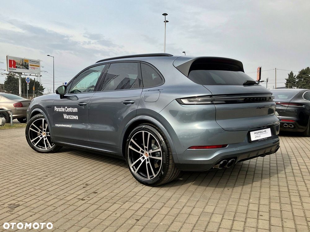 Porsche Cayenne - 4