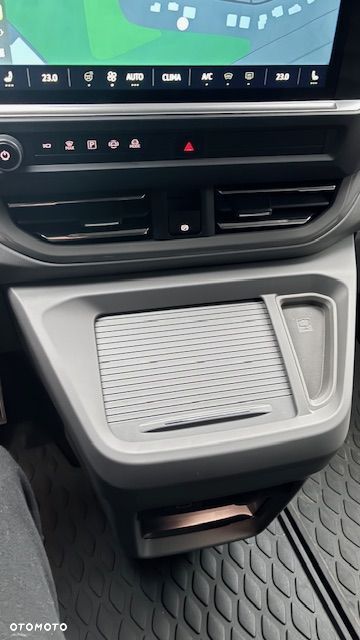 Volkswagen Caravelle 2.0 TDI L2 Life - 19