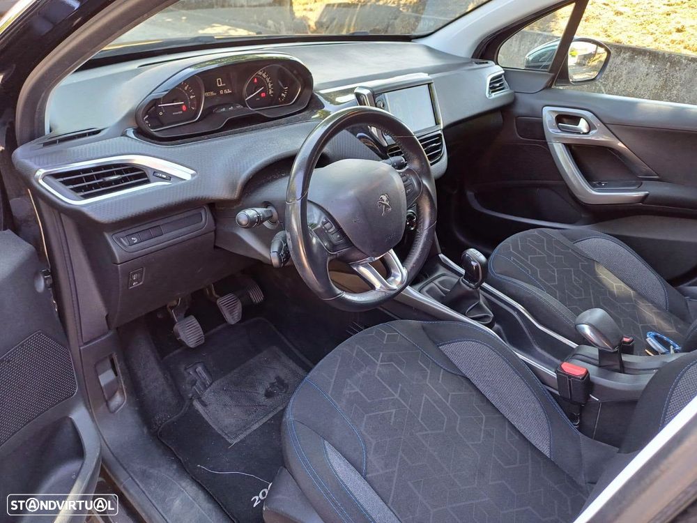 Peugeot 2008 1.2 PureTech Style - 5