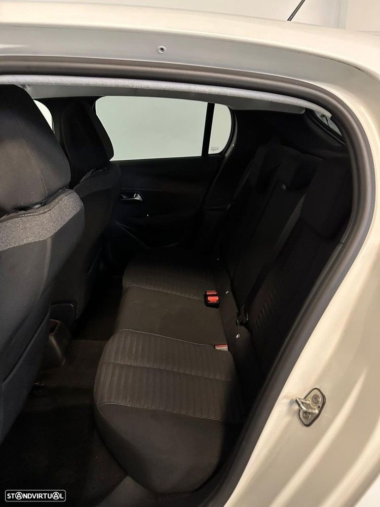 Peugeot 208 1.2 PureTech SE Style - 12