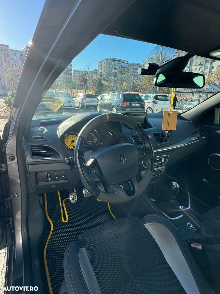 Renault Megane RS 2.0 16V - 8