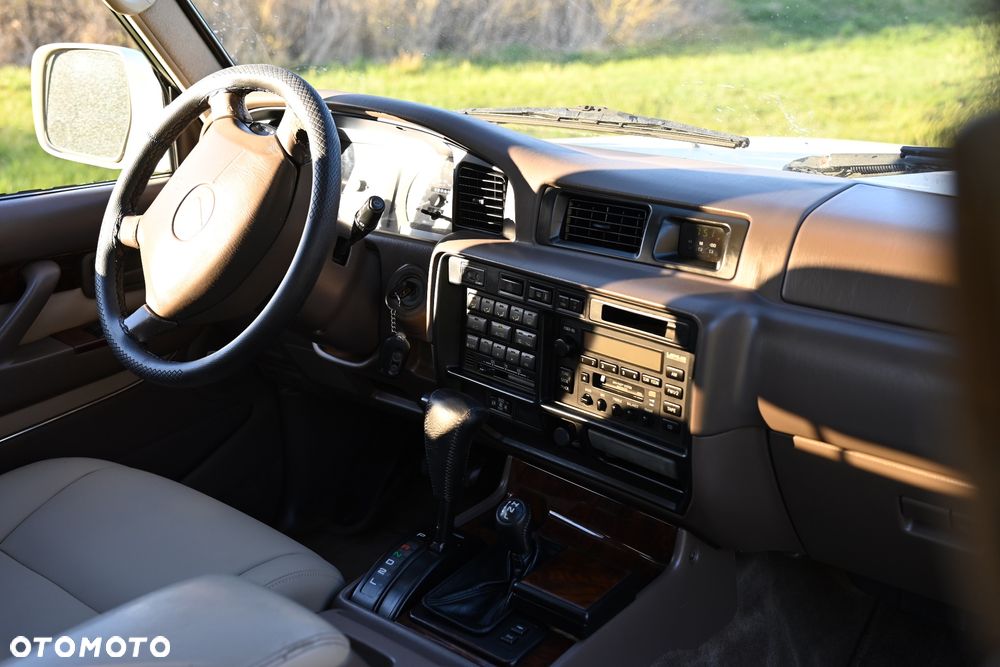 Lexus LX - 25