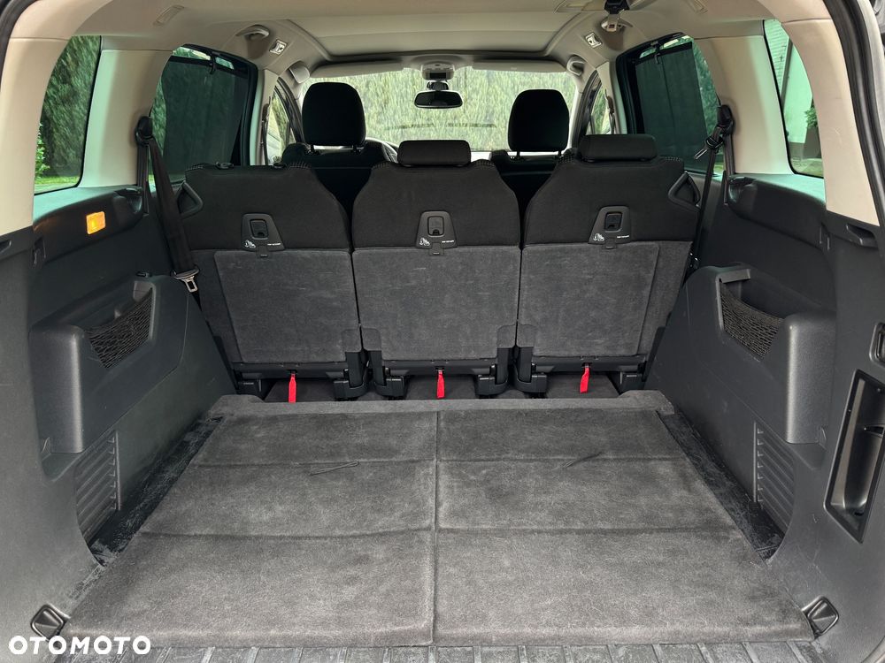 Peugeot 5008 1.6 THP Premium + - 25