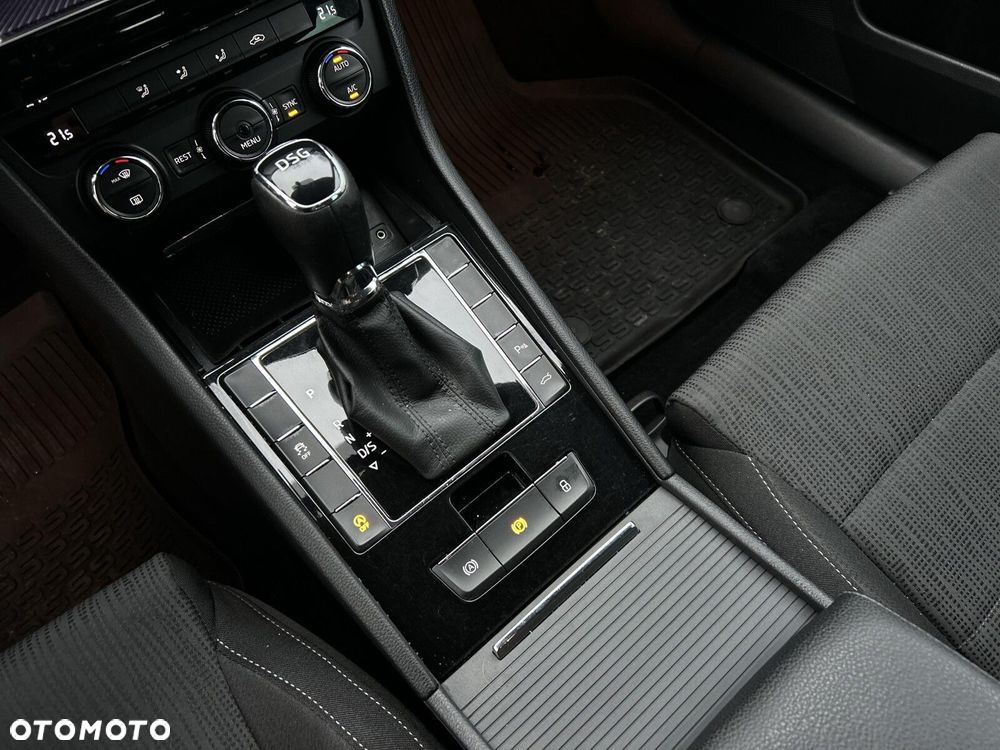 Skoda Superb 2.0 TDI SCR Ambition DSG - 16