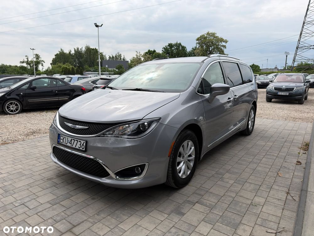 Chrysler Pacifica - 13