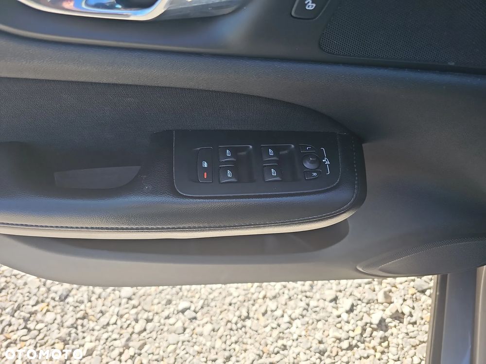 Volvo V60 D4 Momentum - 13