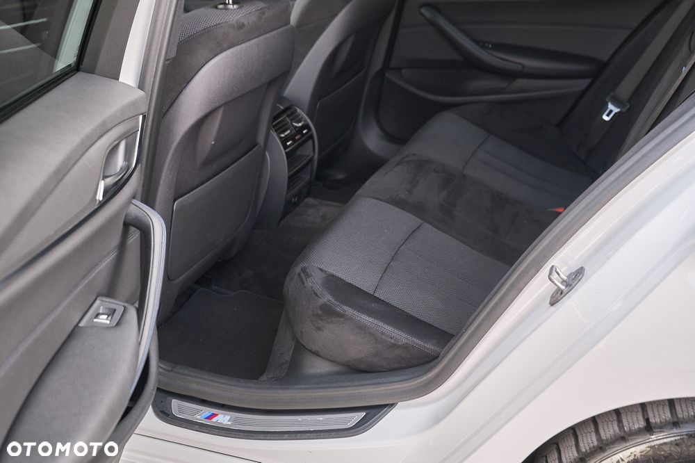 BMW Seria 5 520d xDrive M Sport sport - 29