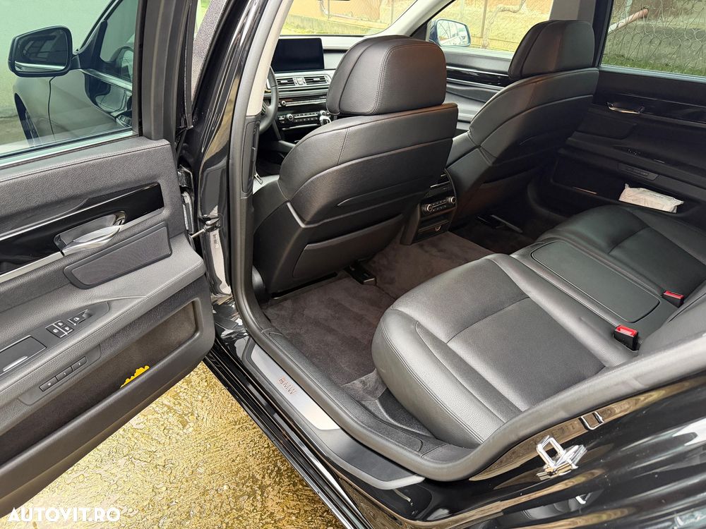 BMW Seria 7 740i Aut. - 16