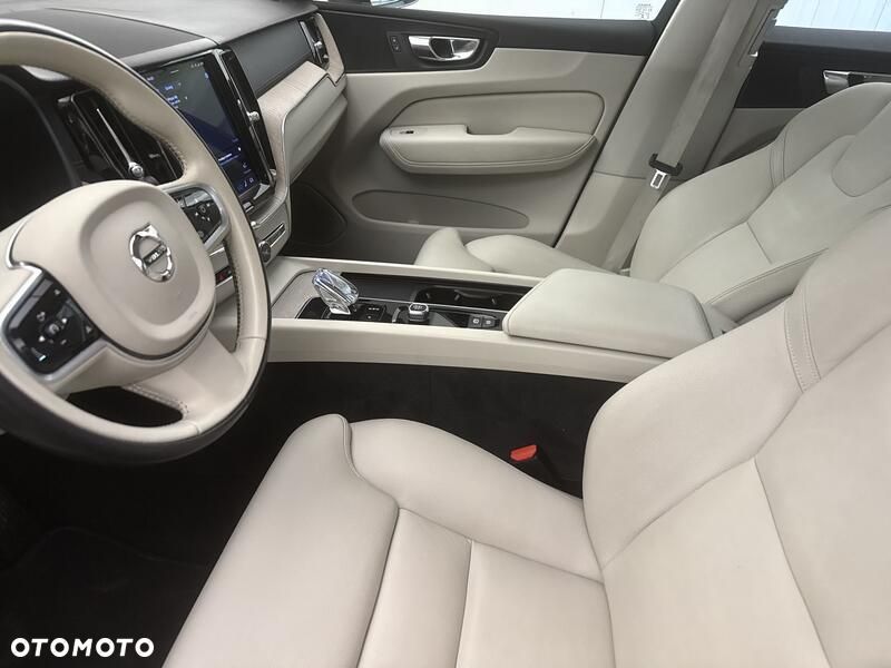 Volvo XC 60 B4 D AWD Inscription - 11
