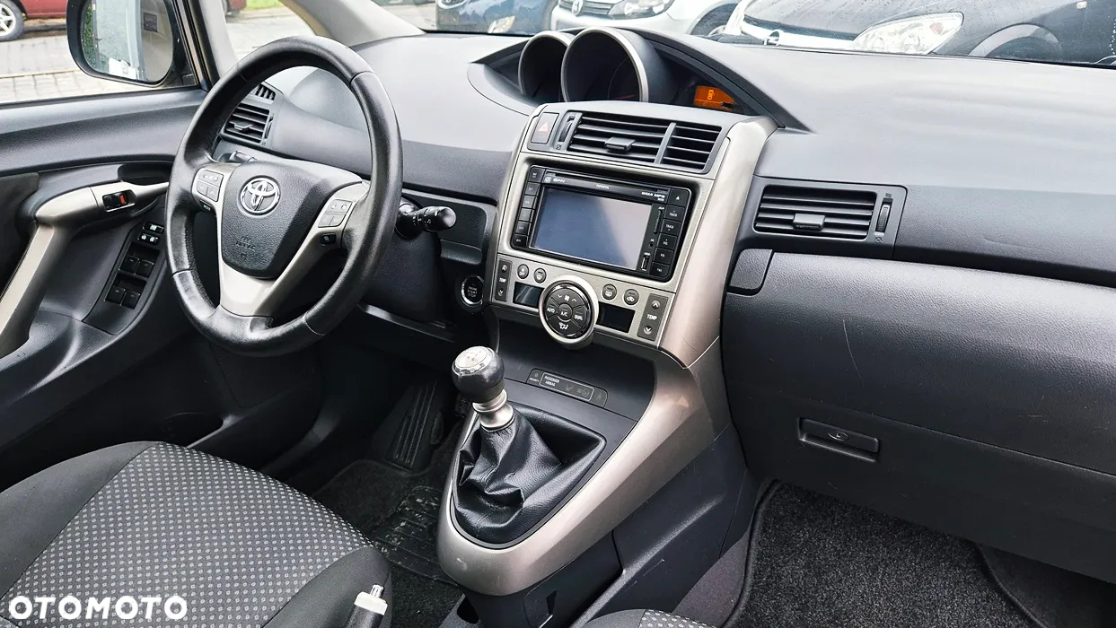 Toyota Verso 1.8 Premium EU5 7os - 38