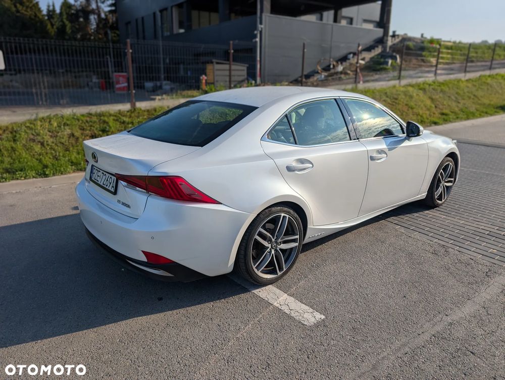 Lexus IS - 3