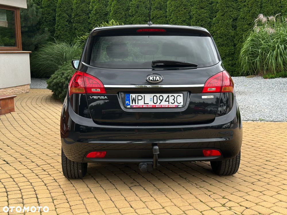 Kia Venga - 12