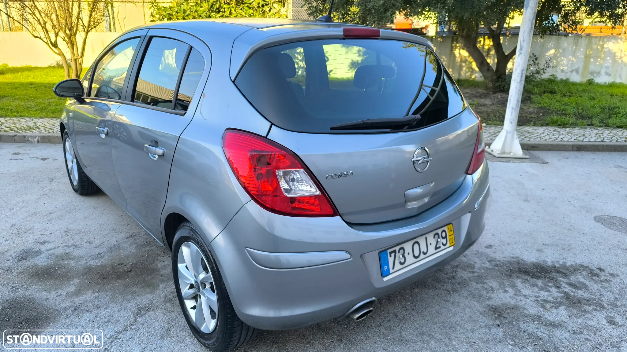 Opel Corsa 1.2 Cosmo - 28
