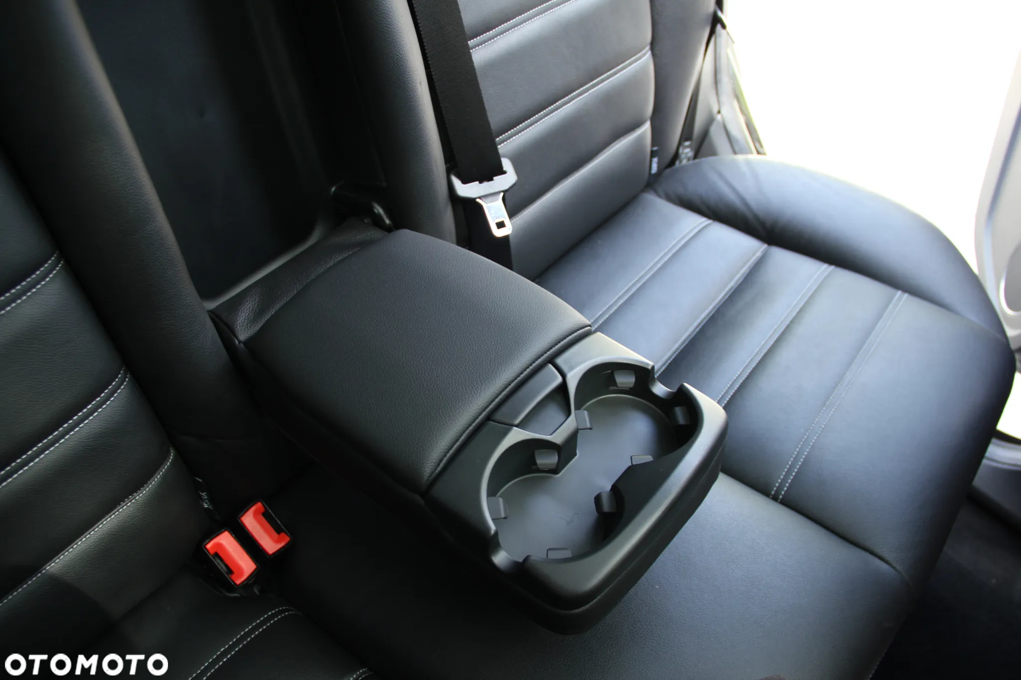 Ford Kuga 2.0 TDCi FWD Titanium - 32