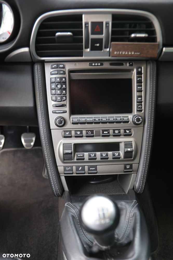 Porsche 911 Carrera 4S - 13