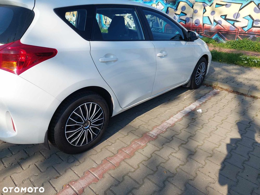 Toyota Auris 1.4 D-4D Active - 3
