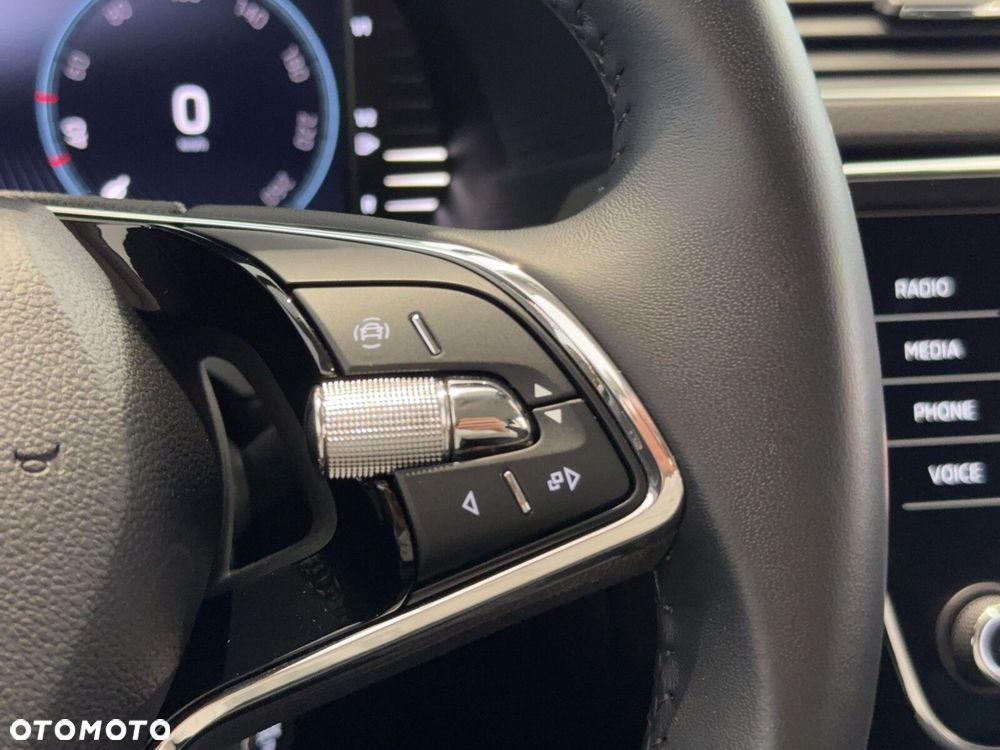 Skoda Superb 2.0 TDI SCR Ambition DSG - 25