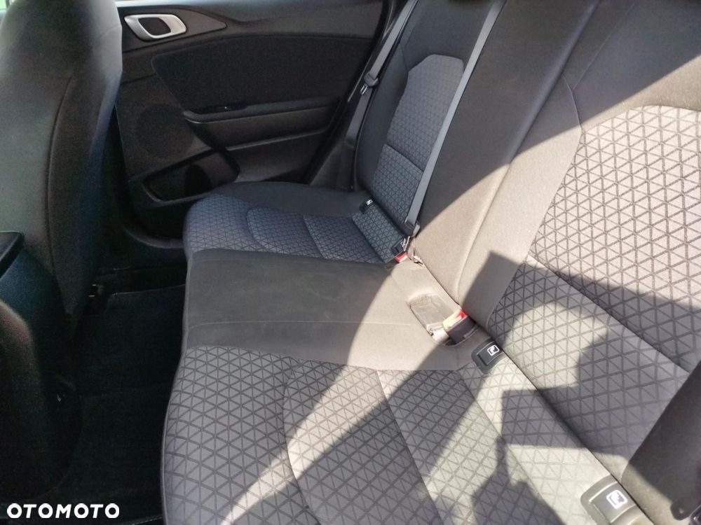 Kia Ceed 1.5 T-GDI S - 10