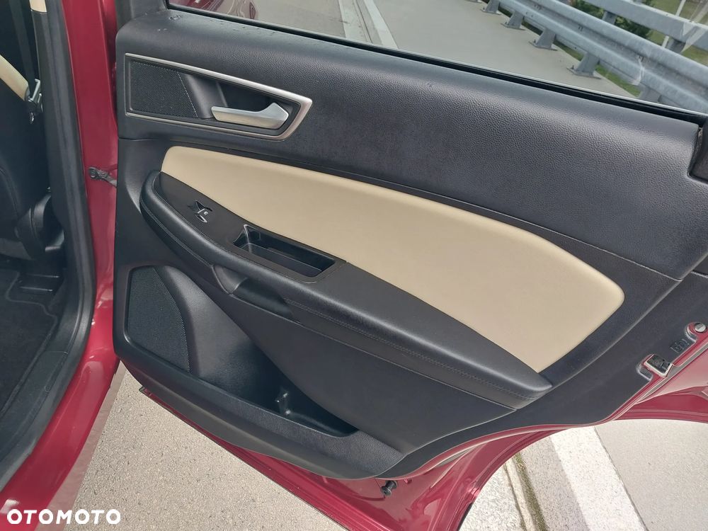 Ford Edge - 19