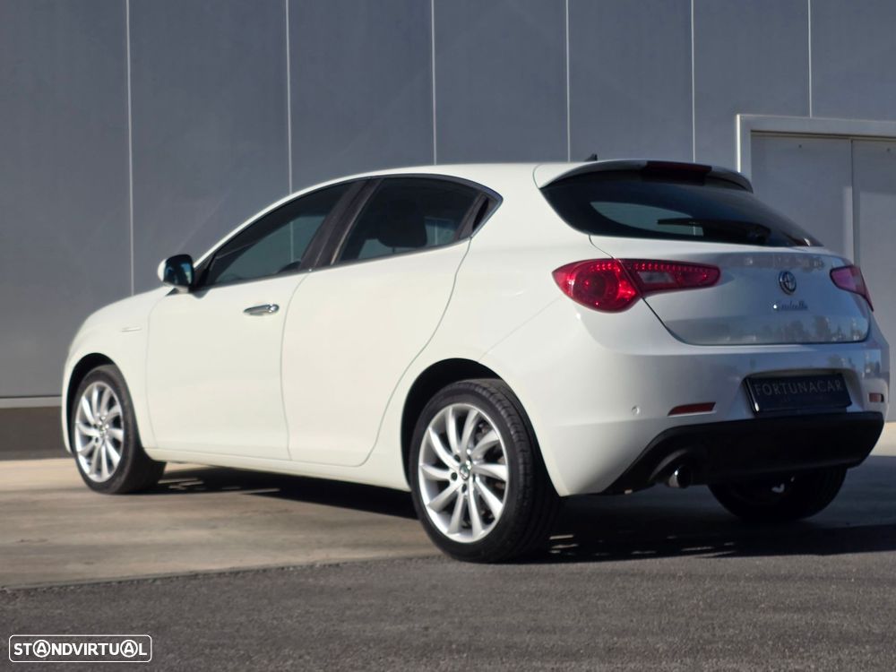 Alfa Romeo Giulietta 1.6 JTDM Distinctive - 6