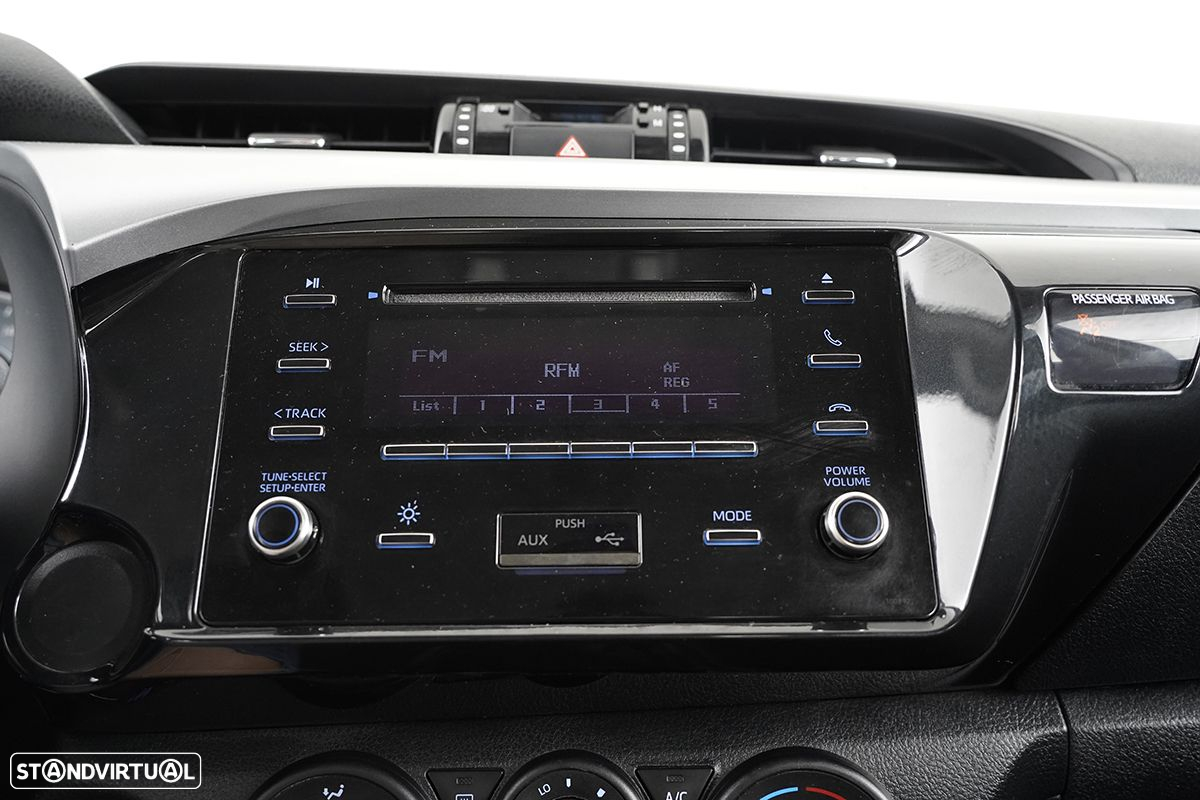 Toyota Hilux 2.4 D-4D 4WD CD CM - 8